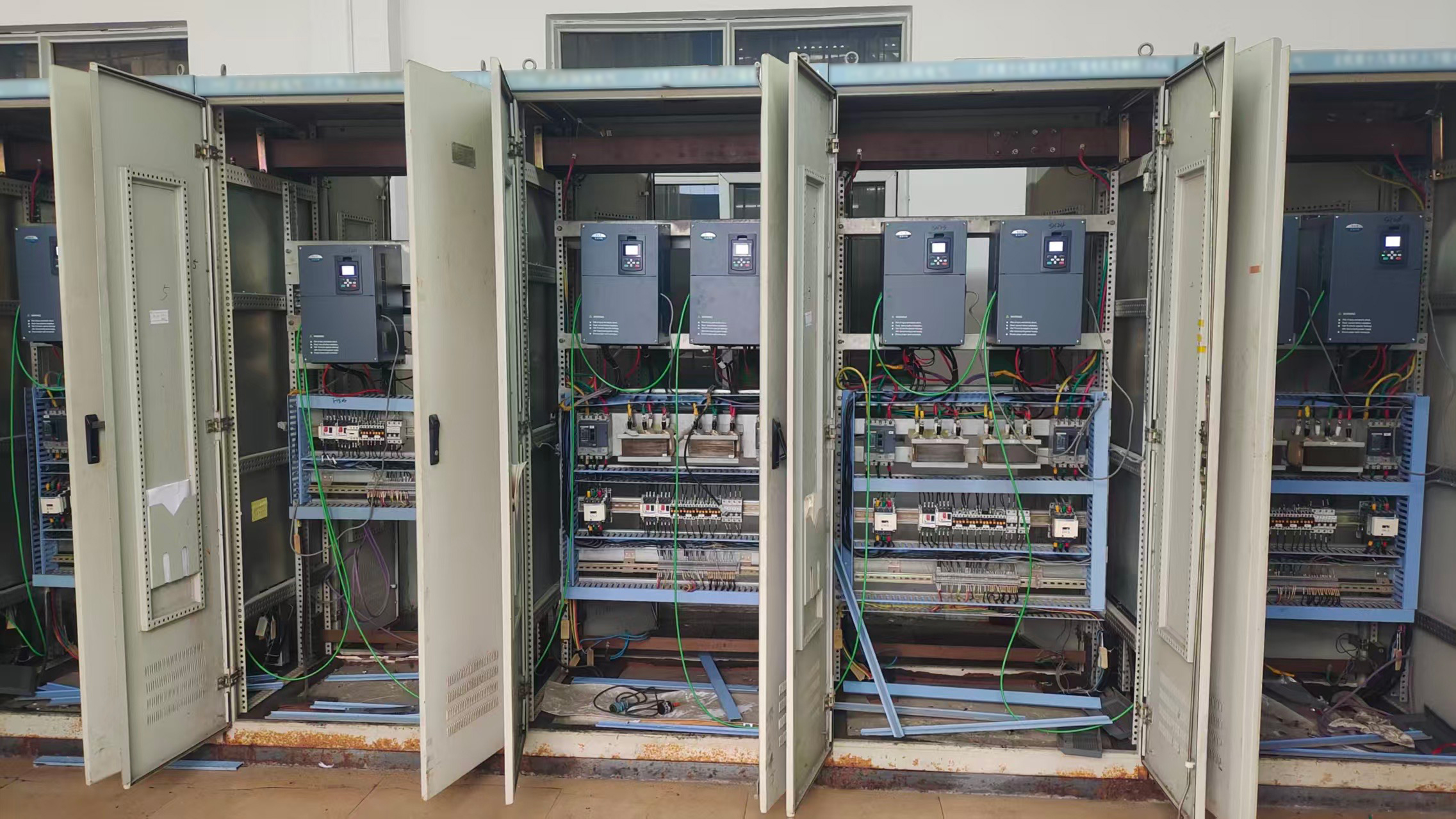 澳金沙门V9-H系列变频器：助力钢厂1250冷弯机组生产线“焕新升级”！